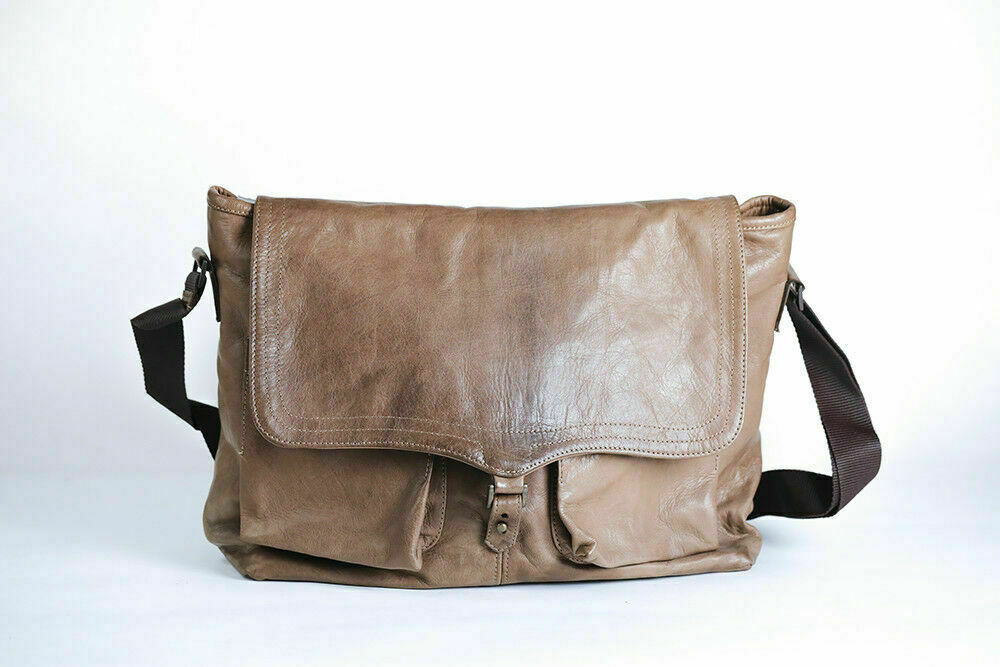 BORSA A TRACOLLA UOMO MESSENGER VERA PELLE, MOD: OLIVER -MARRONE VITELLO