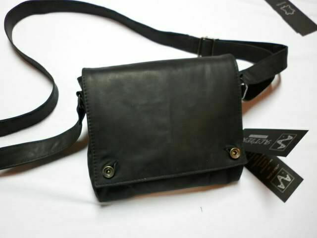 BOLSO CRUZADO PARA HOMBRES EN CUERO REAL, MOD: OJO NEGRO