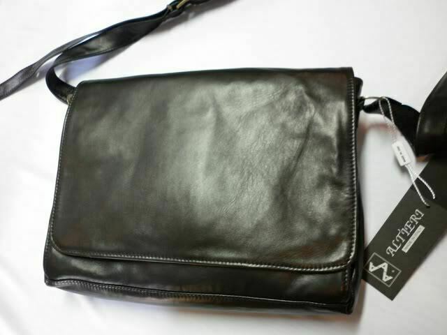MEN'S CROSSBODY BAG IN GENUINE LEATHER COLOR BLACK, MOD: CANGUR - BLACK