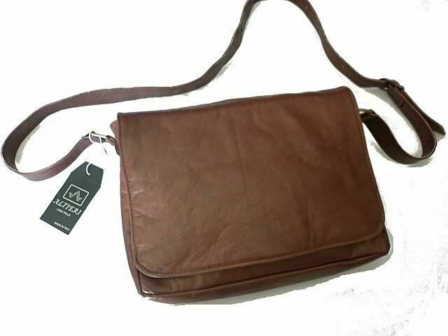 POSTINO MESSENGER BAG IN GENUINE LEATHER, MOD: GIO MEDIUM - AMARANTO