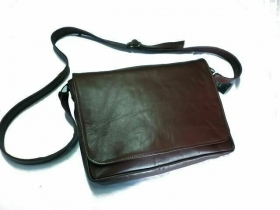 MEN'S CROSSBODY BAG IN GENUINE