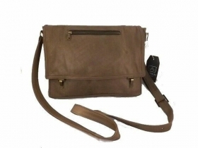 ARTISAN MEN'S SHOULDER BAG IN